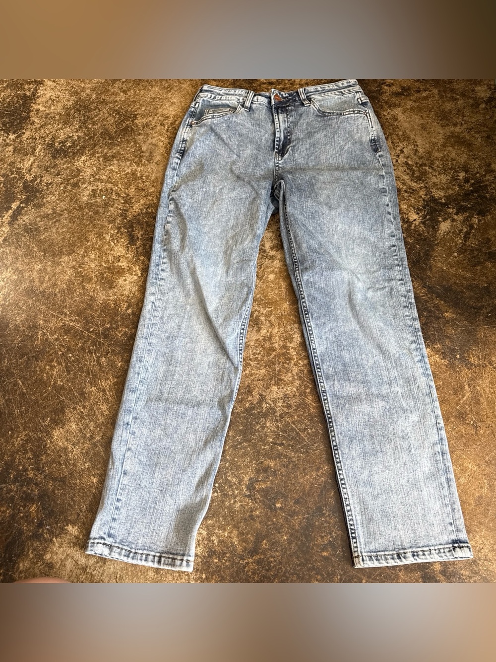 Classic High-Rise Light Wash Women’s Jeans